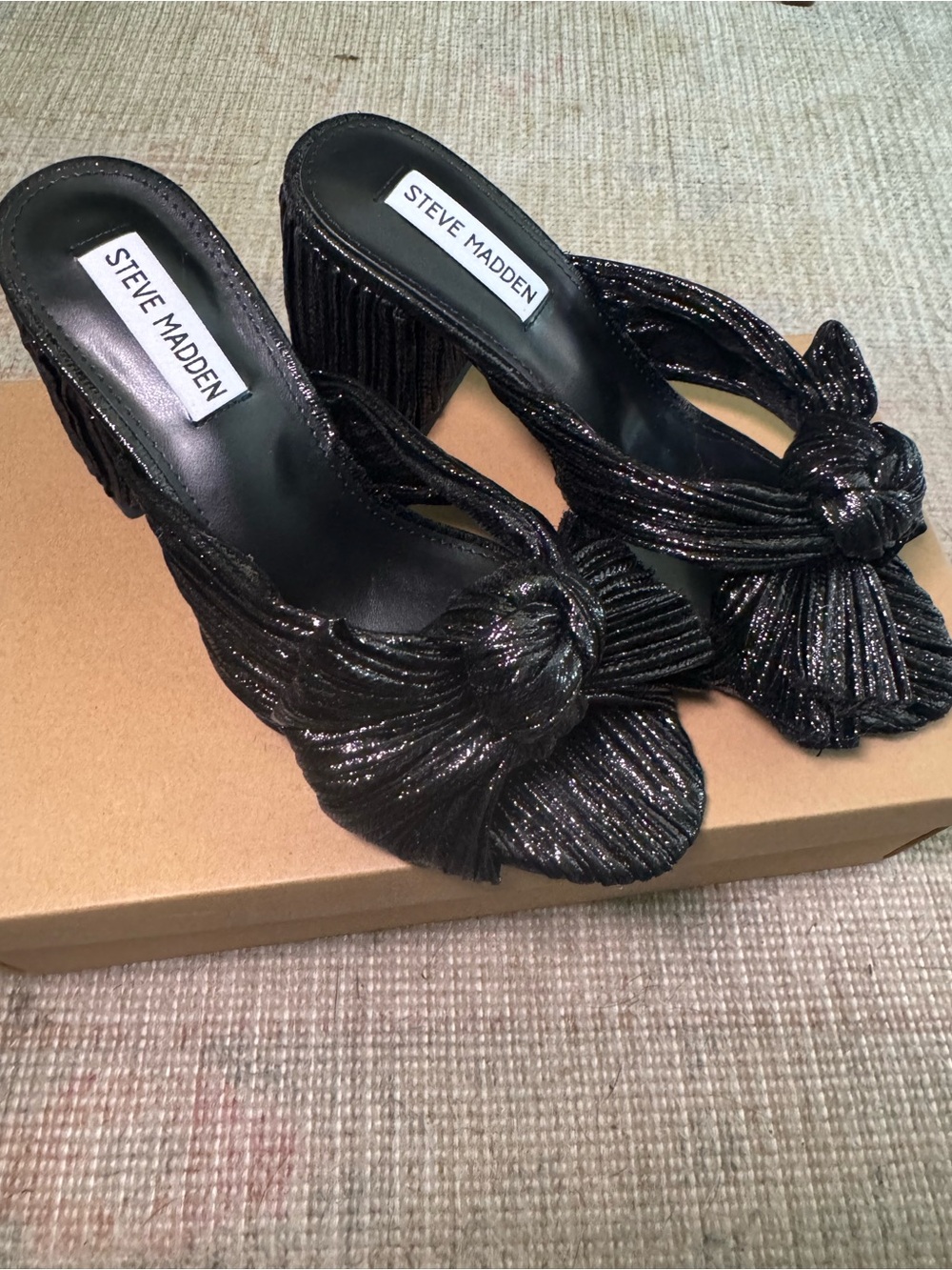 NIB - Steve Madden Deacon